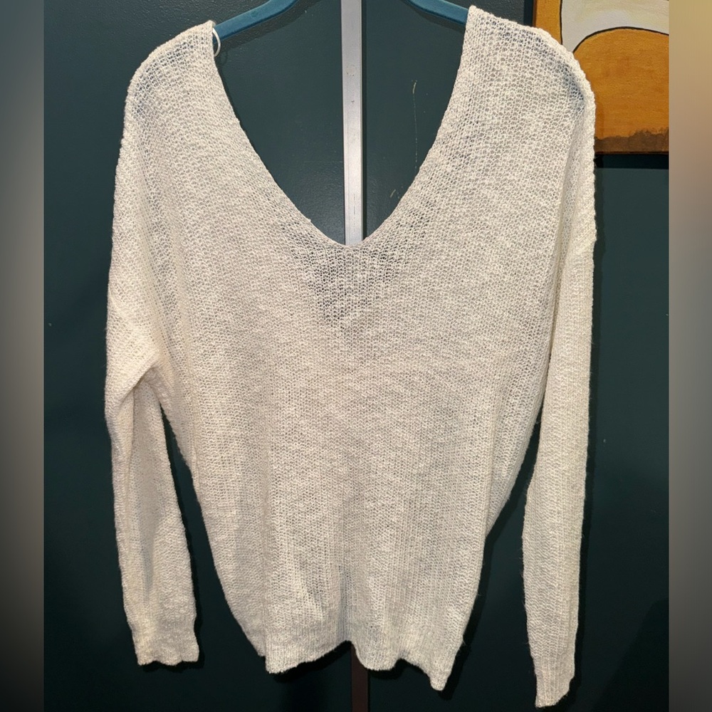 Moon and Madison White Sweater - Size Small